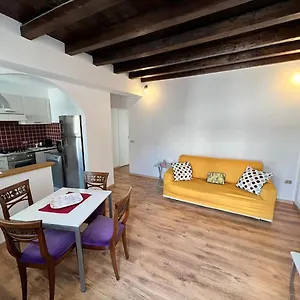 https://luvi-paolo-sarpi.italymilanhotels.net