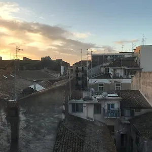https://conte-ruggero-catania-centralissimo.catania-hotels.net
